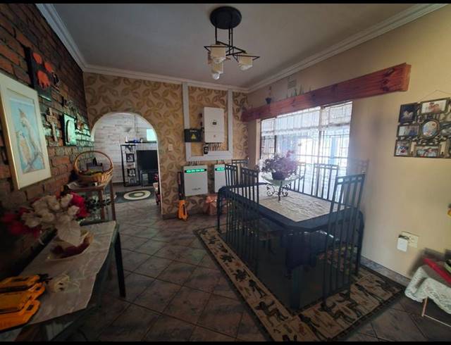 5 BEDROOM HOUSE FOR SALE IN GOLF PARK